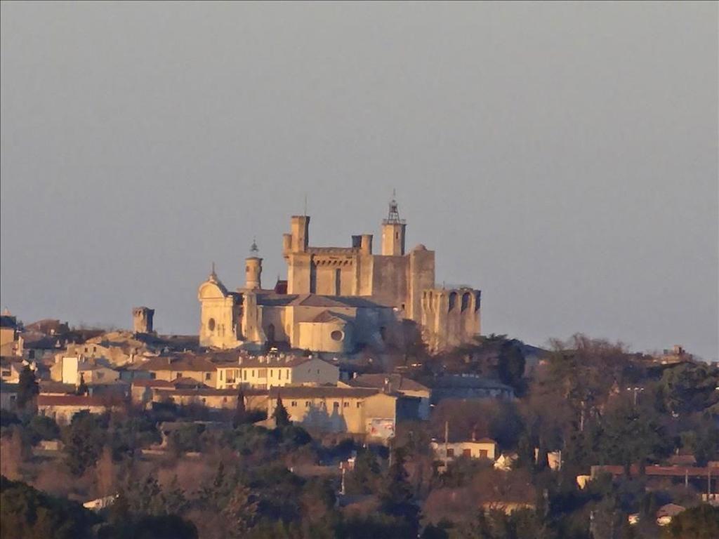 Apartamento Le Trente Trois Uzès Exterior foto